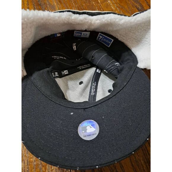 Rare New Era 59Fifty Atlanta Braves Cap Hat with Dog Ear Warmers Decals Attached - Picture 7 of 8